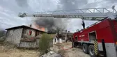 Akseki'de çıkan yangında iki katlı tarihi düğmeli ev kullanılamaz hale geldi