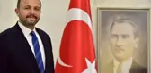 İSTANBUL ? AK PARTİLİLER ADNAN MENDERES, FATİN RÜŞTÜ ZORLU VE HASAN POLATKAN'I MEZARLARI BAŞINDA ANDI