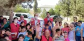 Türk Kızılay, Karabağ'daki çocuklara kırtasiye ve giysi yardımı yaptı