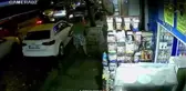 İSTANBUL-BEYKOZ'DA TARİHİ ÇINAR DEVRİLDİ, SAHİL YOLU TRAFİĞE KAPANDI, O ANLAR GÜVENLİK KAMERASINA DA YANSIDI