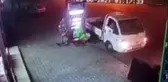 Freni patlayan otomobili, bedenlerini siper ederek durdurdular