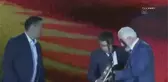 İlahiyatçı Prof. Dr. Akşit, Kırgızistan Cumhurbaşkanı Caparov'a kitabını hediye etti