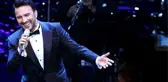 Uzun zamandır sahnelerden uzak olan Tarkan, korona nedeniyle bir süre daha sahne almayacak