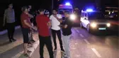 Alkollü genç otomobilleri taşa tuttu, yakalanıp polise teslim edildi