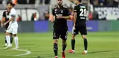 Beşiktaş'a darbe üstüne darbe! Pjanic, Altay maçında sakatlanarak oyuna devam edemedi