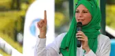 Yıllar önce başörtüsünü çıkaran Burcu Çetinkaya'nın peruklu hali takipçilerinden tam not aldı