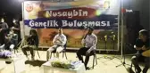 Gençlik buluşmasına katılan kaymakam hem saz çaldı, hem türkü söyledi