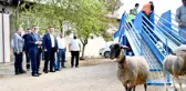 Mobil koyun banyosu çobanların ve koyunların hizmetinde