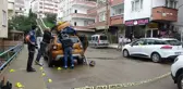 Tartıştığı kişinin iş yerine ateş açan şahıs, kavgayı ayırmayı çalışan genci vurdu
