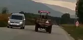 Yalpalayan traktörün sürücüsü alkollü çıktı