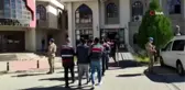 Çalıştıkları iş yerinden kablo çalan hırsızlar yakalandı