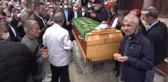 Doğuma günler kala vefat eden Emel öğretmen ve bebeği defnedildi