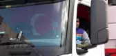 Tuzla'da çöp konteynerine atılan kedi, temizlik personelinin dikkati sayesinde kurtuldu
