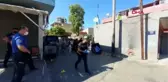KARŞIYAKA'DA MAHALLELİNİN KARIŞTIĞI KAVGADA 2 KİŞİ YARALANDI