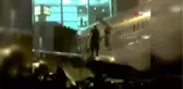 Son dakika haberi! Terminale yaklaşan uçağın kanadına çıkan yolcuya gözaltı