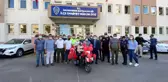 İskenderun polisinden engelli öğrenciye elektrikli bisiklet
