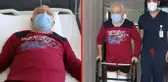 Diz ağrısı için gittiği hastanede milyonda bir görülen okronozis hastalığına yakalandığını öğrendi