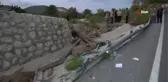 Koyun yüklü kamyon devrildi, baba ve oğlu öldü, anne ağır yaralandı