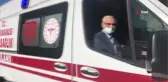 Eşinin vasiyeti üzerine bağışladığı ambulansla eşini ziyarete gitti