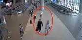 İSTANBUL HAVALİMANI'NDA 2 YOLCUNUN MİDESİNDEN 244 KAPSÜL EROİN ÇIKTI