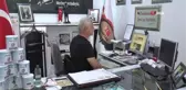 Her mahalleye lazım muhtar...Kurduğu dernekle evlenen çiftlere gelinlik, öğrencilere burs veriyor