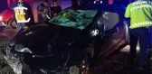 Otomobilin çarptığı kaya parçası cama saplandı; karı-koca yaralandı
