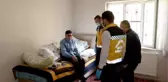 75 YAŞINDAKİ FELÇLİ HASTA, 3 AY TEDAVİ GÖRÜP 1 YIL SONRA AYAĞA KALKTI