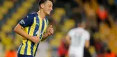 Mesut Özil herkesin merak ettiği soruyu sordu! Paylaştığı oylamaya katılım çığ gibi