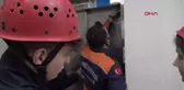 AVCILAR'DA KAPISI AÇILMAYAN ASANSÖRDE MAHSUR KALAN 5 KİŞİ KURTARILDI