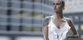 Didem Soydan çok cesur! Üstsüz pozuna beğeni ve yorum yağıyor