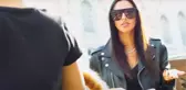 Kimse tanımadı! Sokağa inen Arda Turan'ın YouTuber eşi, aldığı cevaplarla dumura uğradı