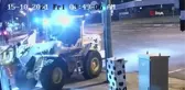 Çalıntı iş makinesiyle hırsızlıkMağazanın camlarını kırıp motosikletleri çaldı