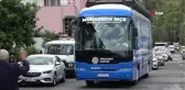 Muharrem İnce kaldırımda oturup öğrenciye fizik dersi verdi