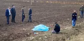 Kazada ölen kızının başından ayrılmayan baba, yürekleri paramparça etti