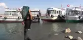 Van Gölü'nde kuraklık etkisi: Balıkçı tekneleri limana yanaşamadı