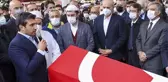 Milli SİHA'ların öncü ismi Özdemir Bayraktar, son yolculuğuna uğurlandı! Selçuk Bayraktar babasına böyle veda etti