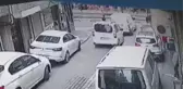 Zeytinburnu'nda tramvay kazası kamerada