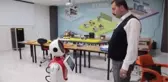 HAVACILIK VE BİLİM MERKEZİ'NDE BULUNAN 'ADA' ROBOT, PROTOKOL KARŞISINDA OYNADI