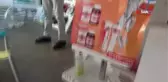 Vitesi karıştırınca, eczaneye girdi