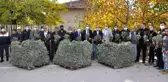 Çiftçilere dağıtılan 120 bin lavanta fidesi toprakla buluşuyor
