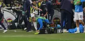 Mesut Özil'den olay hareket! Oyundan alınınca küfürler edip su şişelerini tekmeledi