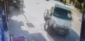 ESENYURT'TA FACİANIN EŞİĞİNDEN DÖNÜLDÜ; KALDIRIMDAKİLER SON ANDA KURTULDU