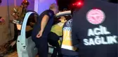 ATAŞEHİR'DE SÜRÜCÜSÜNÜN KONTROLÜNDEN ÇIKAN OTOMOBİL DUVARA ÇARPTI: 1 YARALI