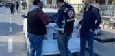 Yolcu seçtiği için aracı çekilen taksi sürücüsünden gazetecilere tepki: Trafiği çekiyor musun?