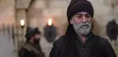 Ünlü oyuncu Ayberk Pekcan, sırt ağrısı şikâyetiyle gittiği hastanede kanser olduğunu öğrendi