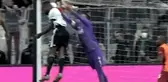 Beşiktaş'a hayat veren pozisyon! Muslera, Galatasaray taraftarına saç baş yoldurdu