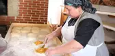 Annesinden öğrendiği 100 yıllık yöresel ekmekle kendi işinin patronu oldu