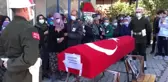 BALIKESİR - Gölcük'te geçirdiği kalp krizi sonucu vefat eden Deniz Astsubay Burhan Çakır, Balıkesir'de defnedildi