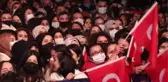 Denizliler 'Cumhuriyet' konserinde Nil Karaibrahimgil ile coştu
