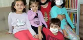 DEPREMZEDE ÇOCUKLAR 'KUMLU EV'İ UNUTAMIYOR